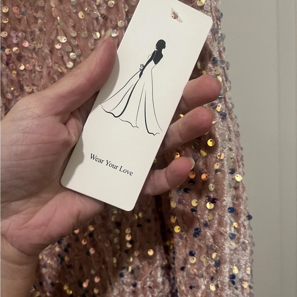 Elegant Sequin Embellished Dress - Picture 4 of 7